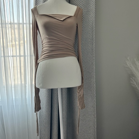 Micas NEW Ruched Long Sleeve Top - Light brown - Picture 2 of 8